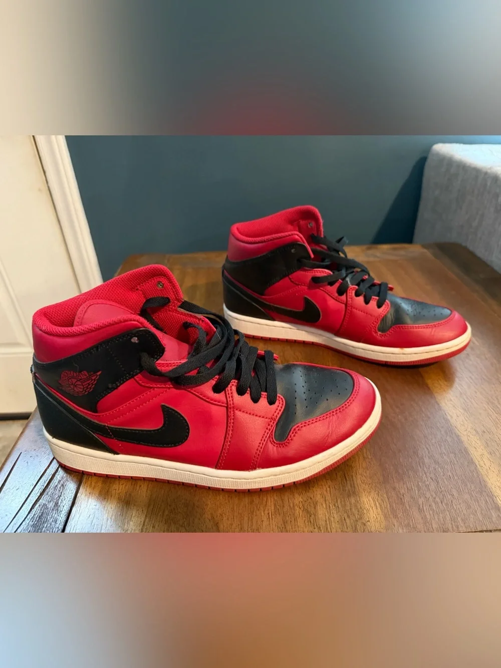 Jordan 1 reverse  Red and Black Mid Basketball Shoes - Brand Unspecified